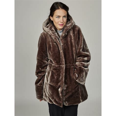 Good preowned condition. . Dennis basso faux fur coat